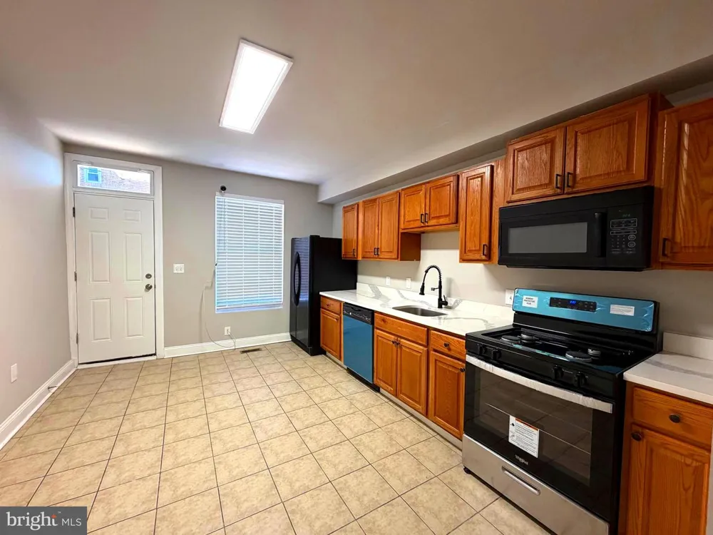 2813 E MADISON STREET Baltimore, MD 21205
