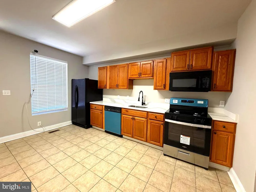2813 E MADISON STREET Baltimore, MD 21205