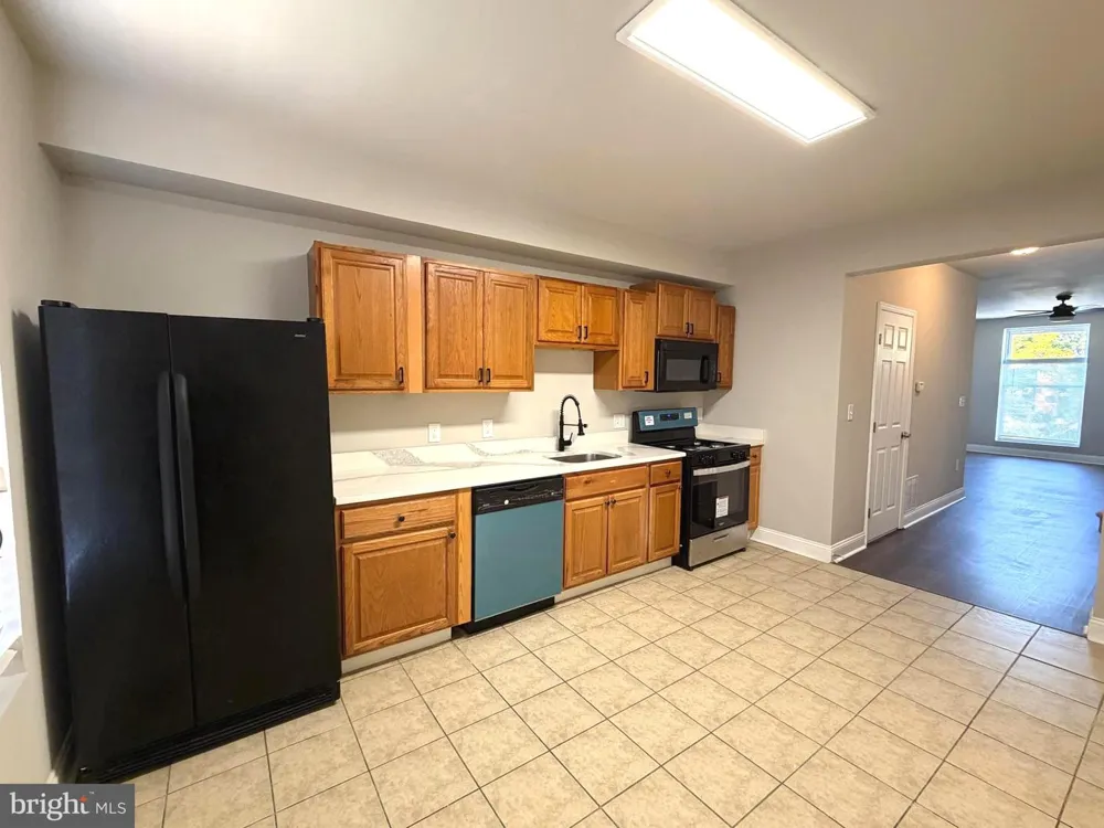 2813 E MADISON STREET Baltimore, MD 21205