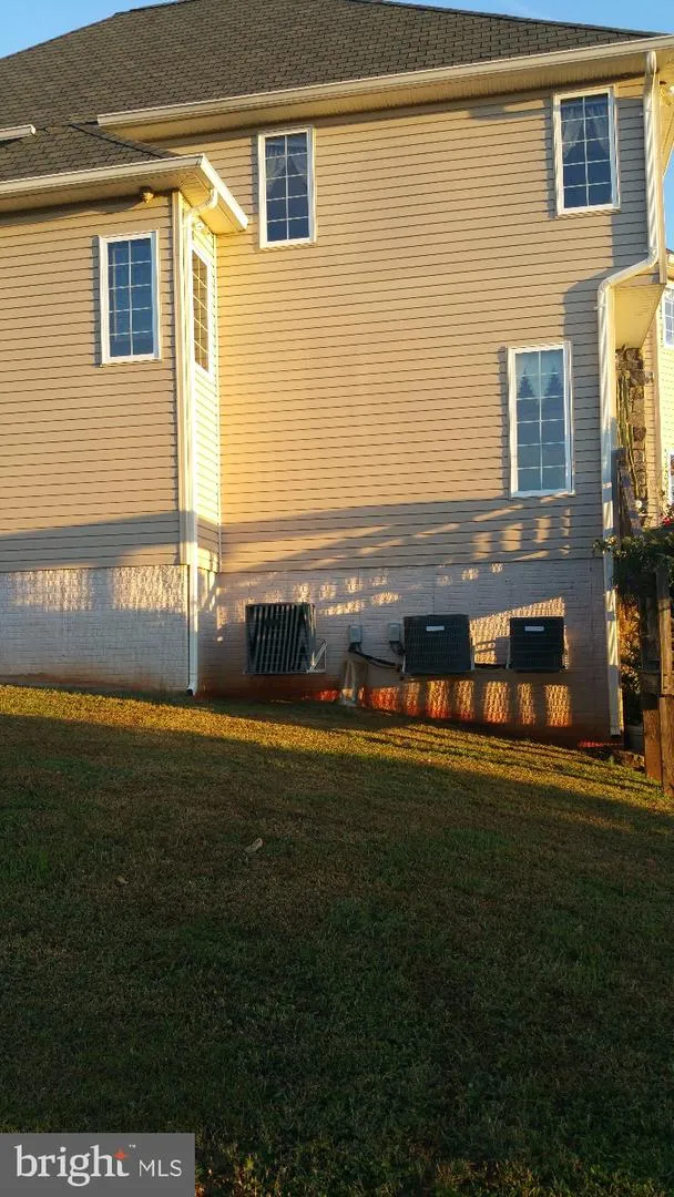 9471 LITTLE SKYLINE DRIVE Orange, VA 22960