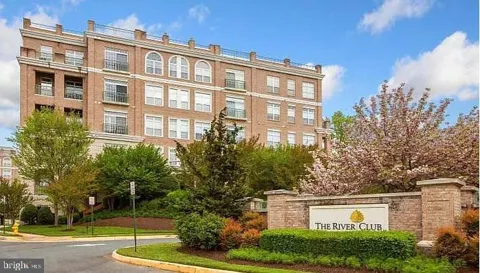 820 BELMONT BAY DRIVE #303
