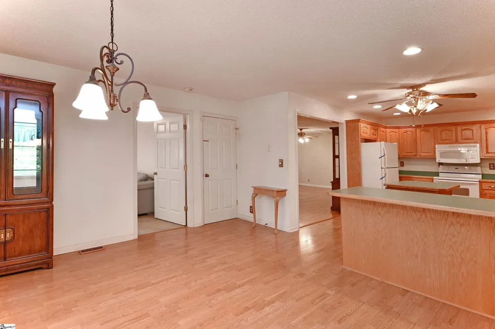 125 Fleetwood Drive Liberty, SC 29657