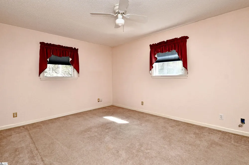 125 Fleetwood Drive Liberty, SC 29657