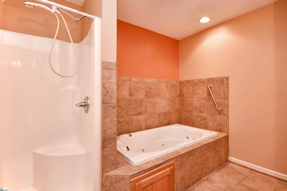 125 Fleetwood Drive Liberty, SC 29657
