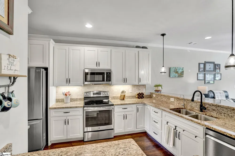 819 Asheton Commons Lane Simpsonville, SC 29681