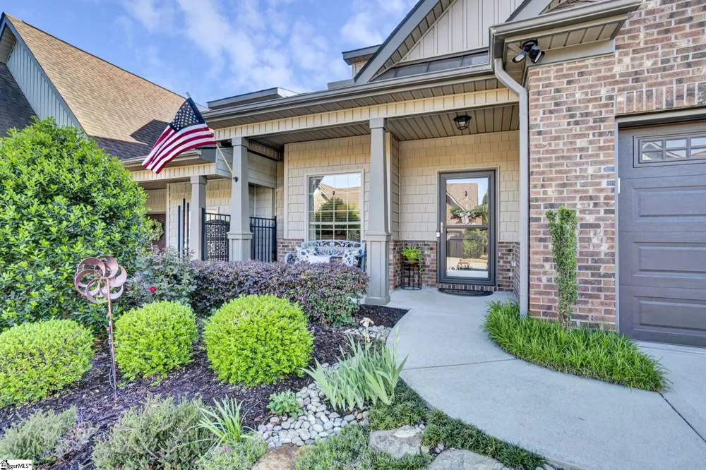 819 Asheton Commons Lane Simpsonville, SC 29681