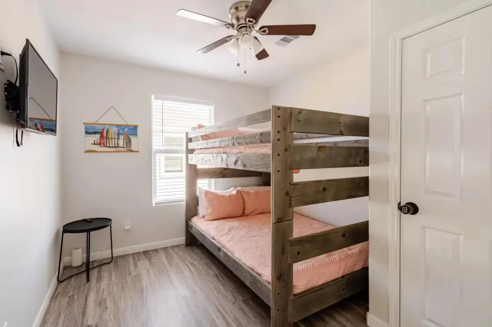 1103 Waco Gilchrist, TX 77617