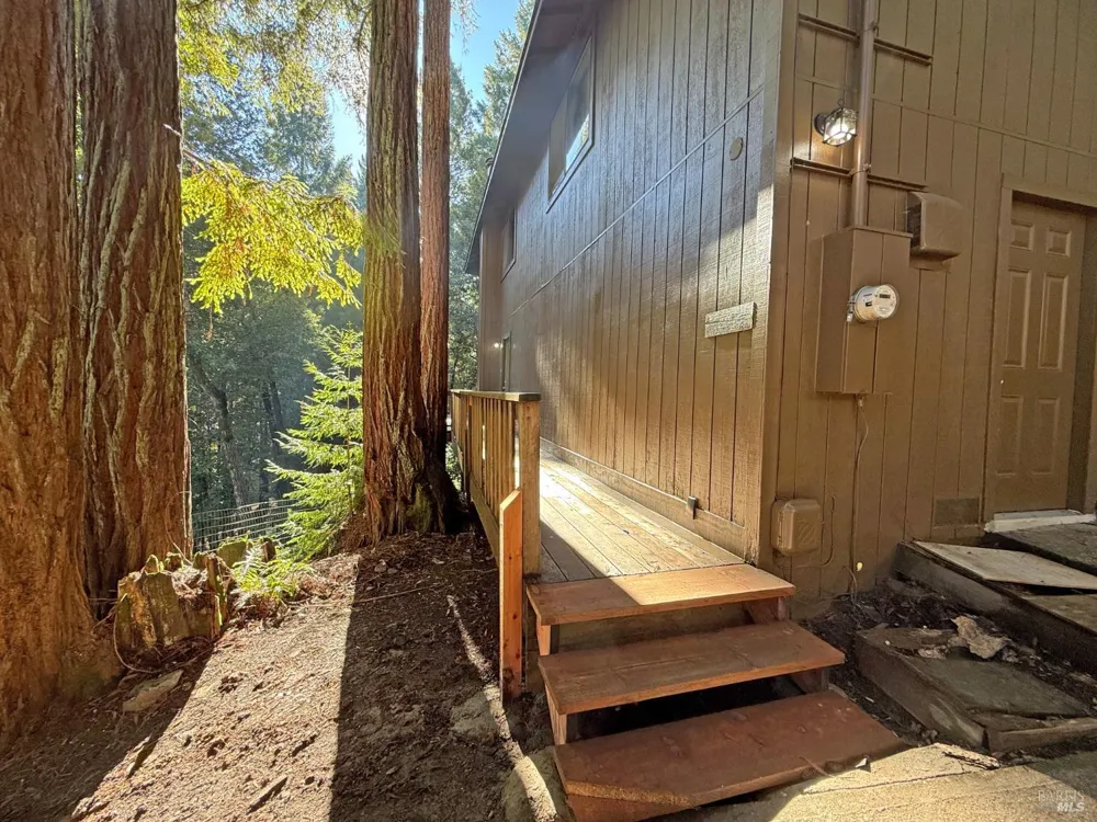 25124 Blue Jay Place Willits, CA 95490