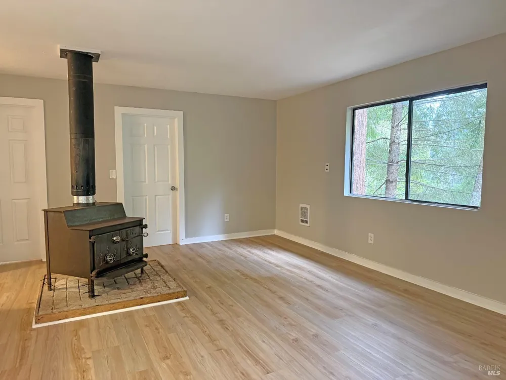 25124 Blue Jay Place Willits, CA 95490