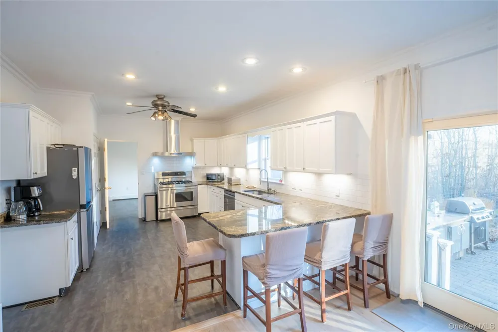 18 Mountain Laurel Lane Southampton, NY 11968