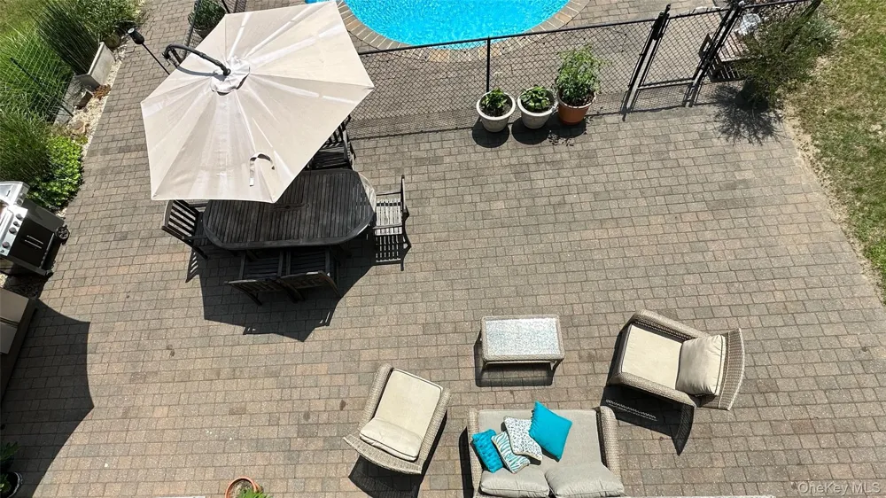 18 Mountain Laurel Lane Southampton, NY 11968