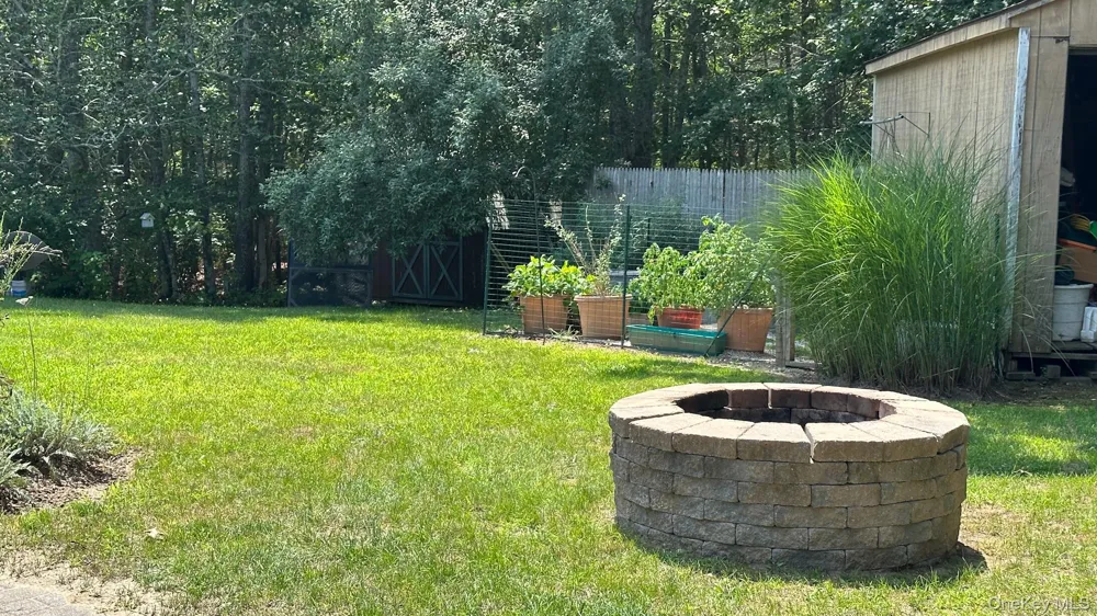 18 Mountain Laurel Lane Southampton, NY 11968