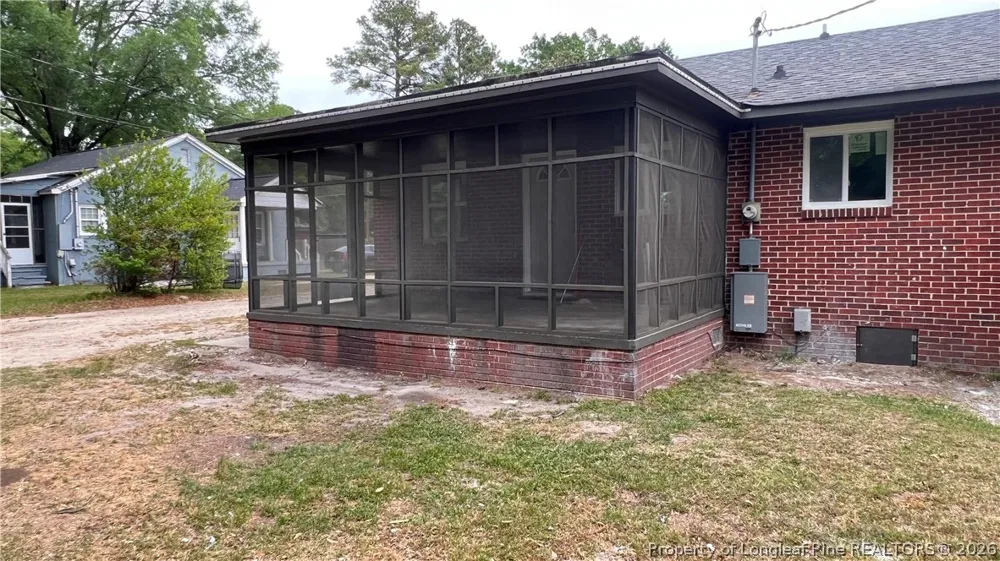 212 Peachtree Street Red Springs, NC 28377