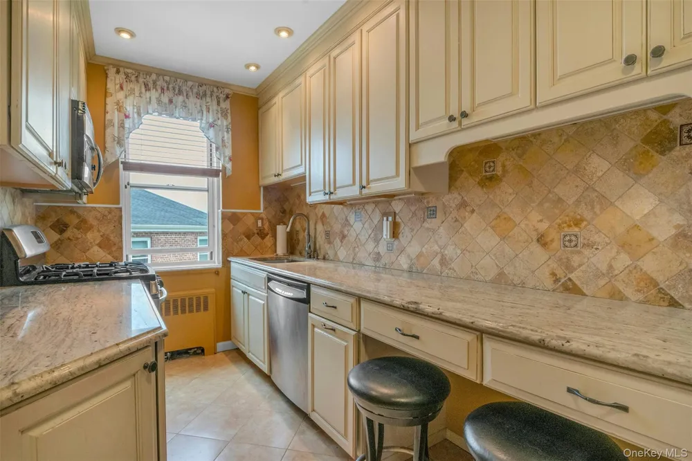 920 Pelhamdale Avenue #A2H Pelham, NY 10803