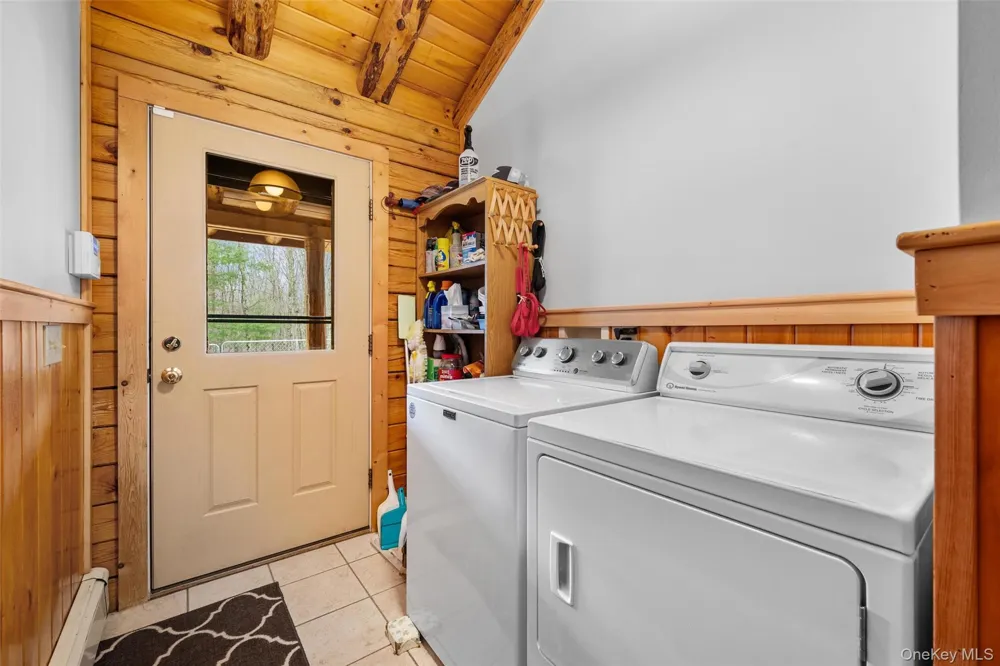 563 Peenpack Trail Sparrowbush, NY 12780