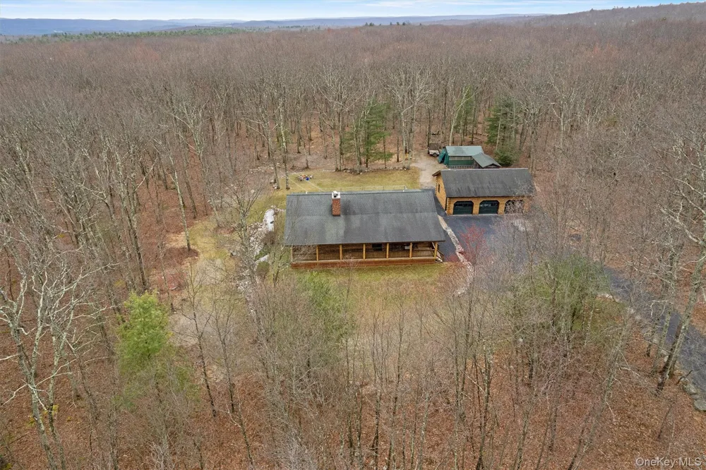 563 Peenpack Trail Sparrowbush, NY 12780