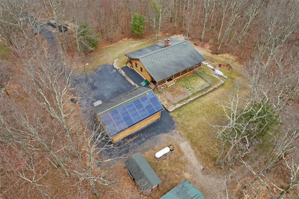 563 Peenpack Trail Sparrowbush, NY 12780