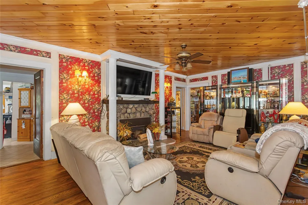46 Lakewood Avenue Monticello, NY 12701