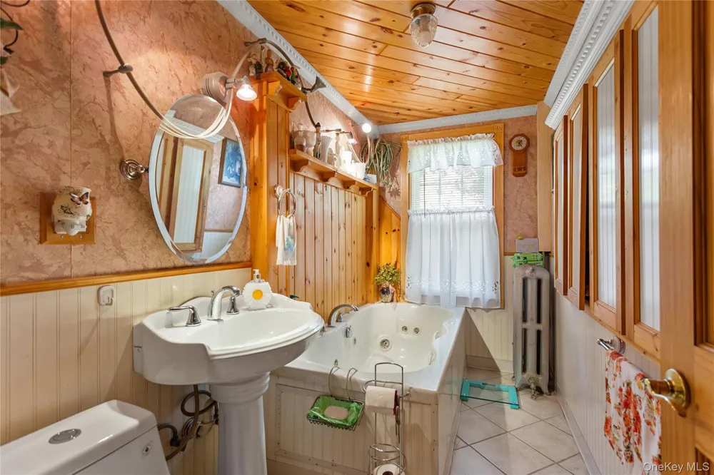 46 Lakewood Avenue Monticello, NY 12701