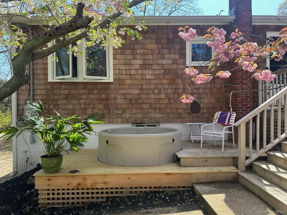 9 Johnston Road Shelter Island, NY 11964