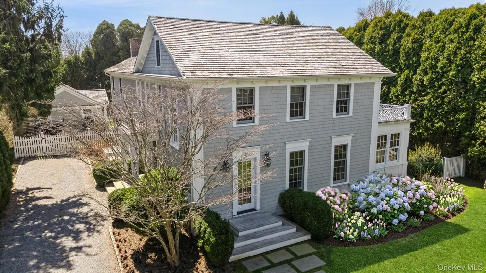 60 Old Town Crossing Southampton, NY 11968