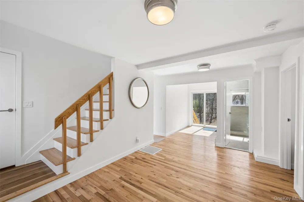 14 Old Trail Road Water Mill, NY 11976