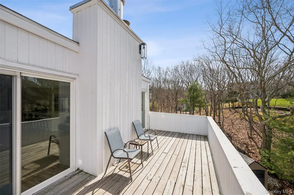 14 Old Trail Road Water Mill, NY 11976