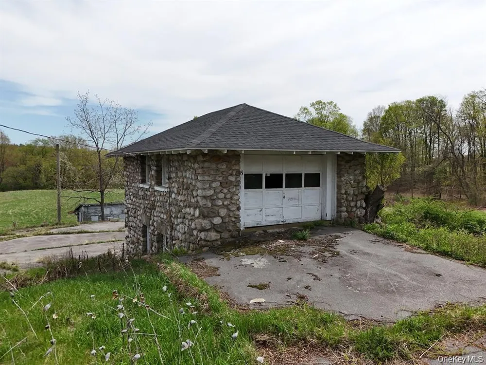 242 Old Mountain Road Otisville, NY 10963