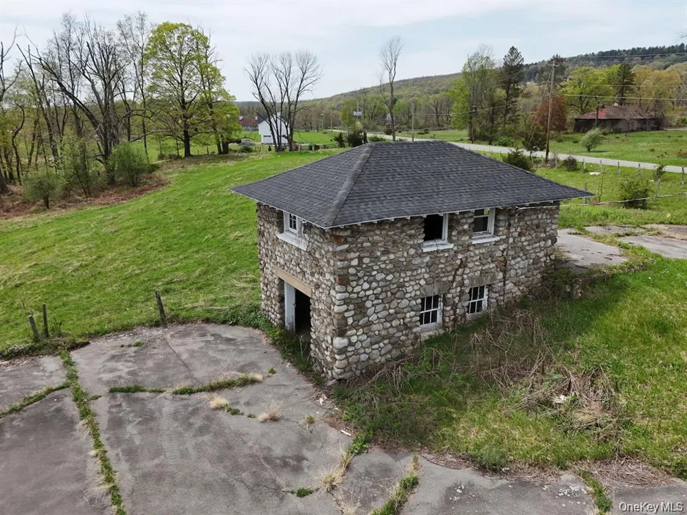 242 Old Mountain Road Otisville, NY 10963