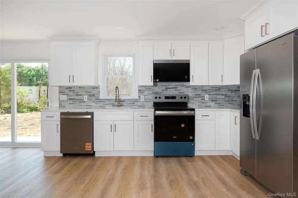 7 Eckelman Drive Hyde Park, NY 12538