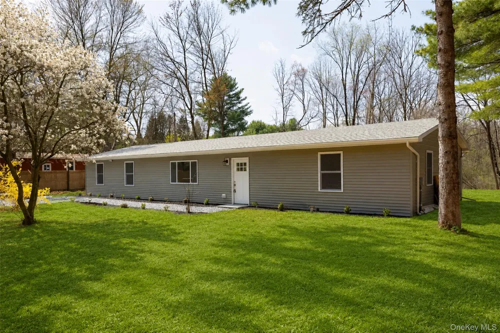 7 Eckelman Drive Hyde Park, NY 12538