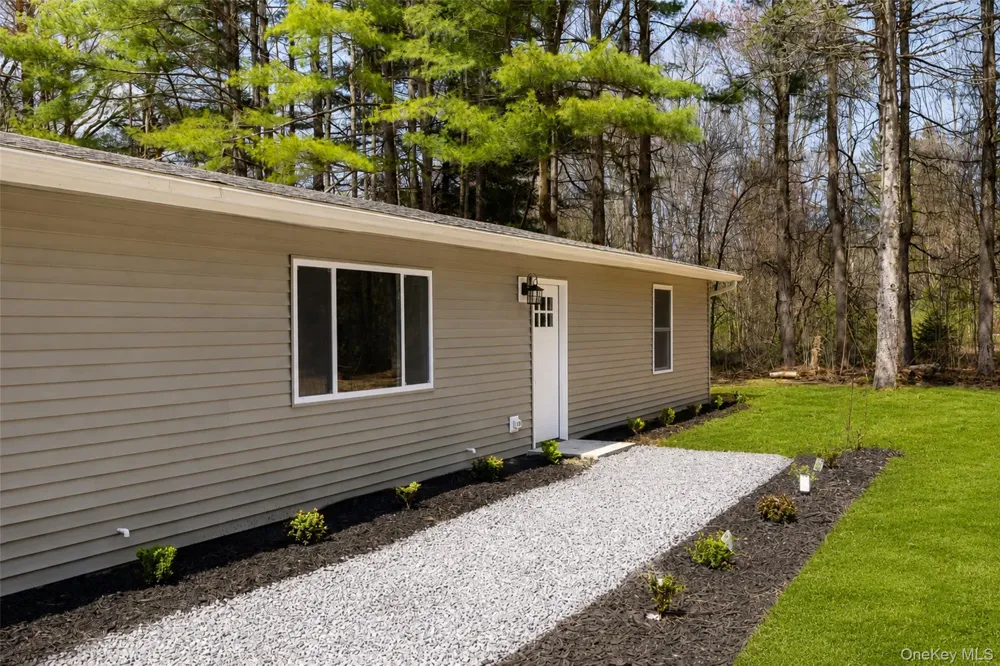 7 Eckelman Drive Hyde Park, NY 12538