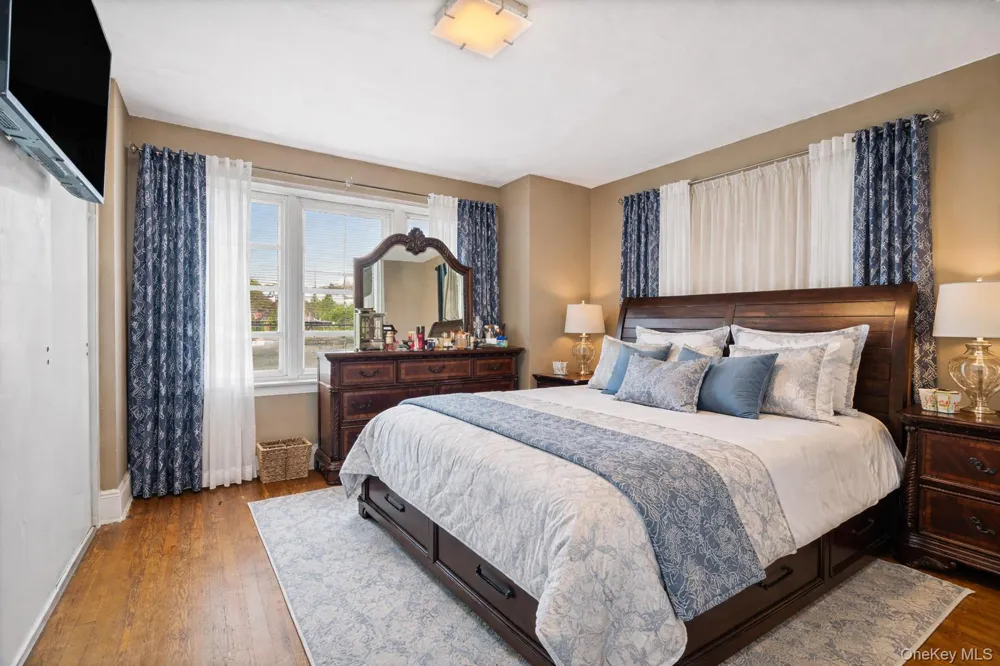 5911 Fresh Pond Road Maspeth, NY 11378