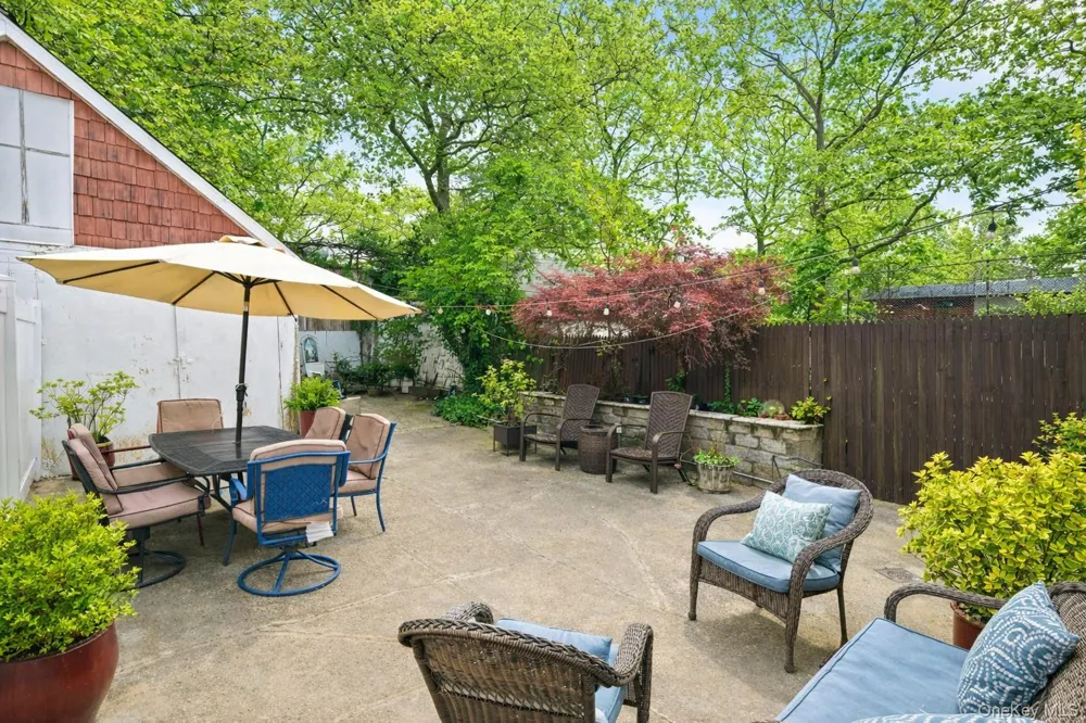5911 Fresh Pond Road Maspeth, NY 11378