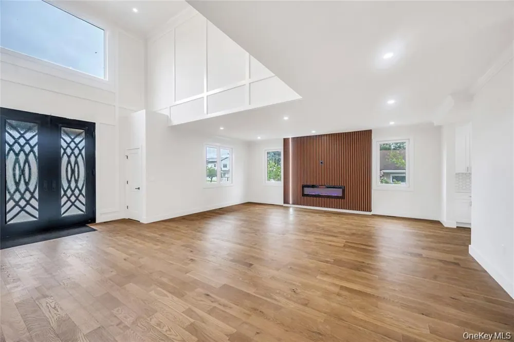 2571 Alder Avenue East Meadow, NY 11554