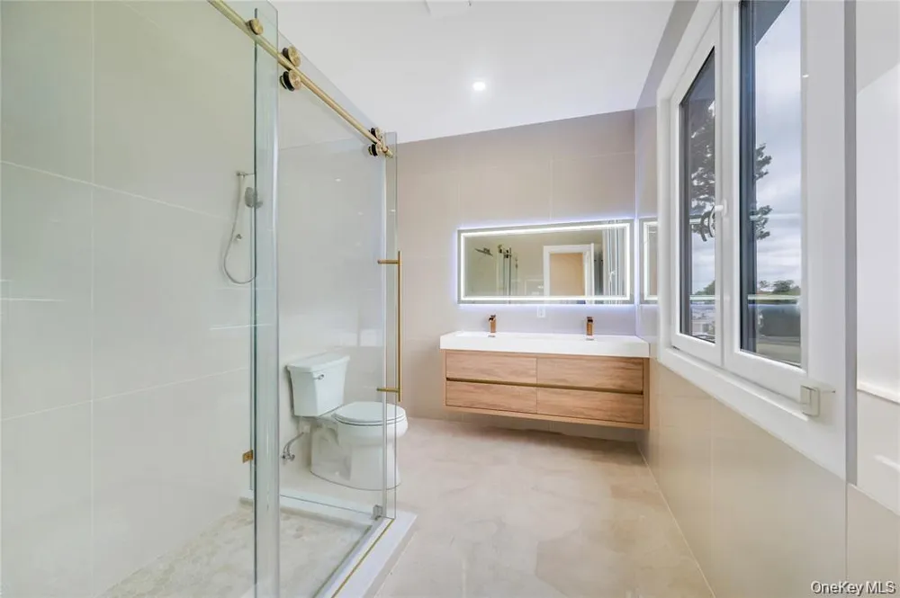 2571 Alder Avenue East Meadow, NY 11554