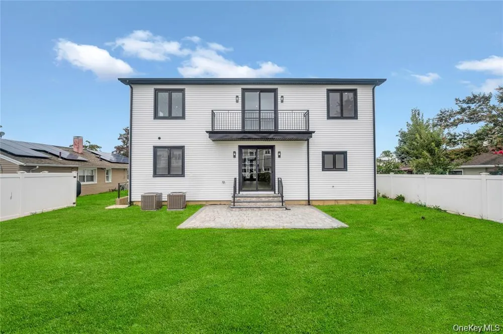2571 Alder Avenue East Meadow, NY 11554
