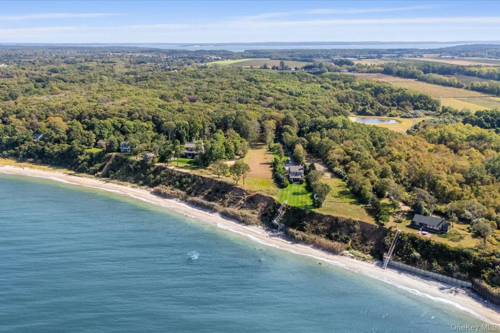 4760 Blue Horizon Bluffs Peconic, NY 11958