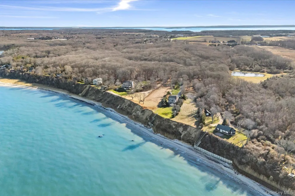 4760 Blue Horizon Bluffs Peconic, NY 11958