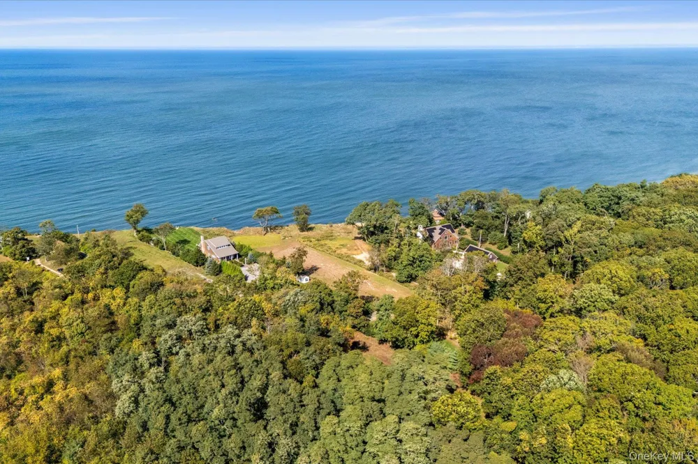 4760 Blue Horizon Bluffs Peconic, NY 11958