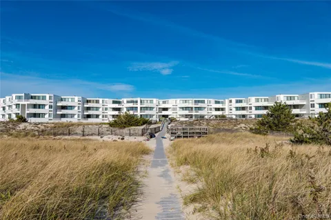 261 Dune Road #5