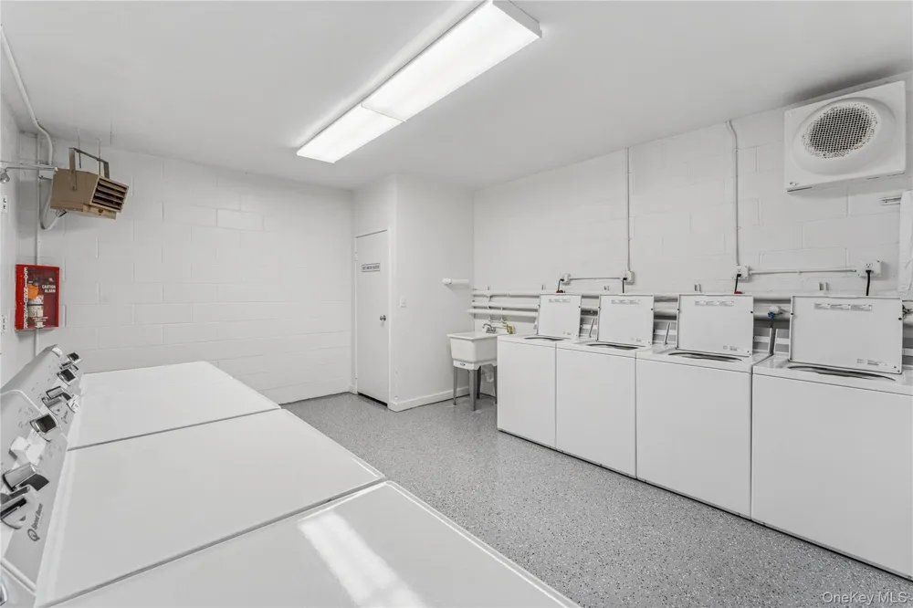 261 Dune Road #5 Westhampton Beach, NY 11978