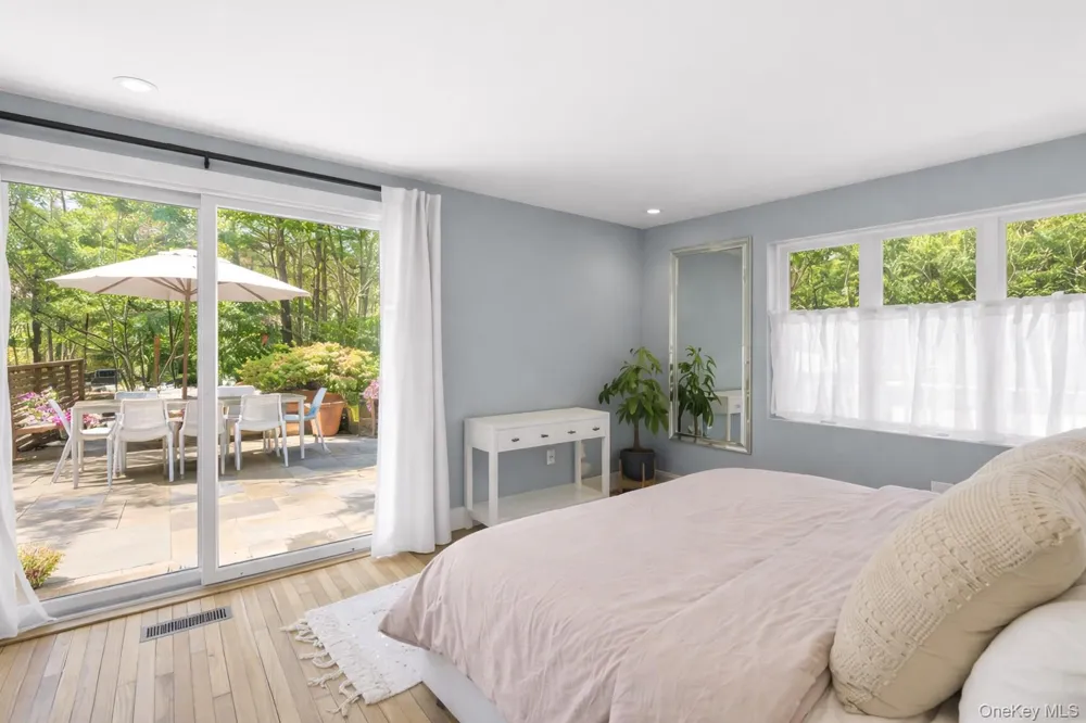 33 Peters Path East Hampton, NY 11937