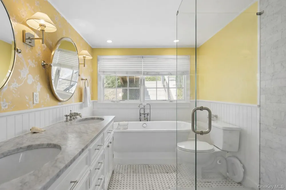 33 Peters Path East Hampton, NY 11937