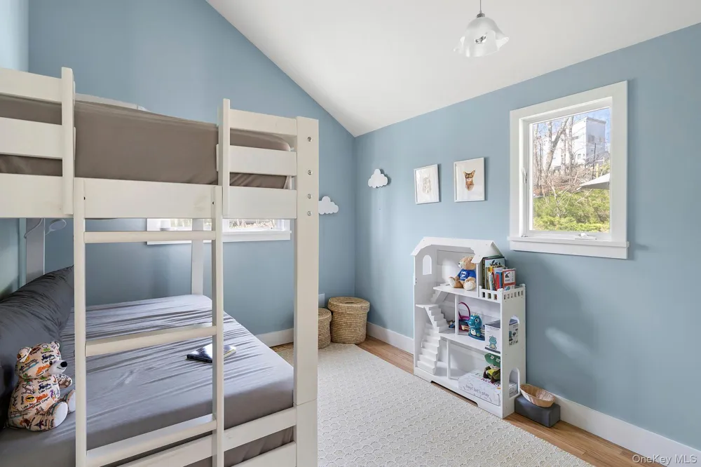 33 Peters Path East Hampton, NY 11937