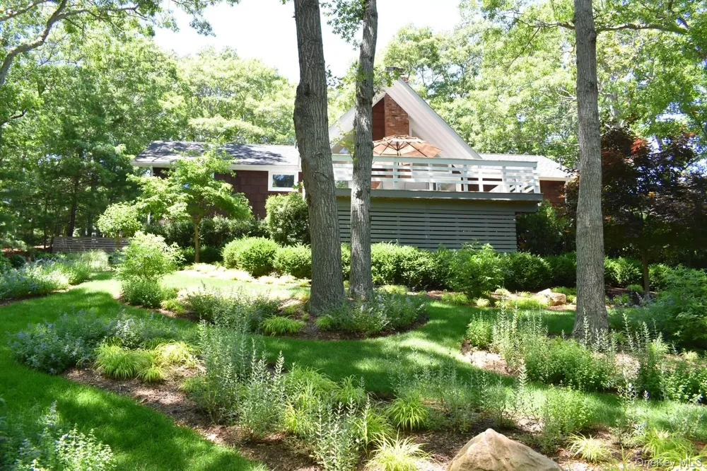 33 Peters Path East Hampton, NY 11937