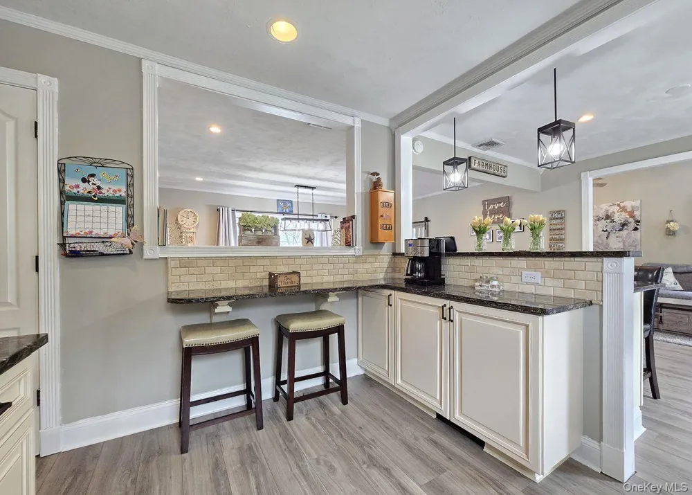22 Clifford Drive Farmingdale, NY 11735