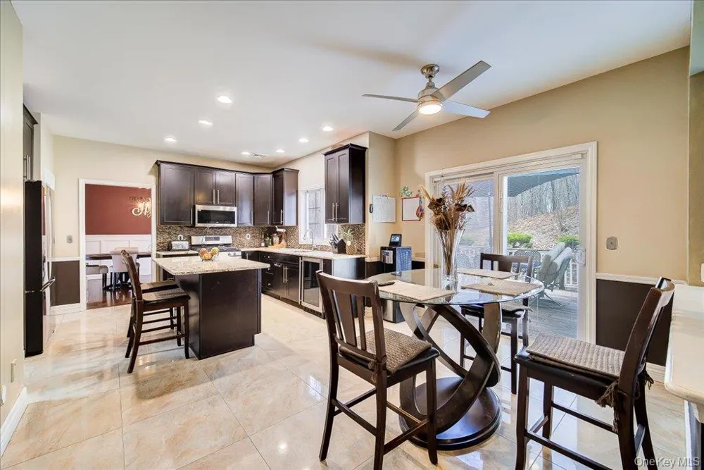 17 Long View Drive Unionville, NY 10988
