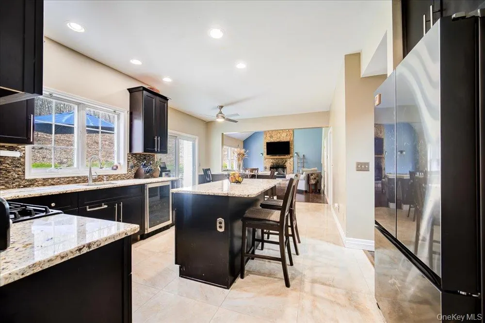 17 Long View Drive Unionville, NY 10988