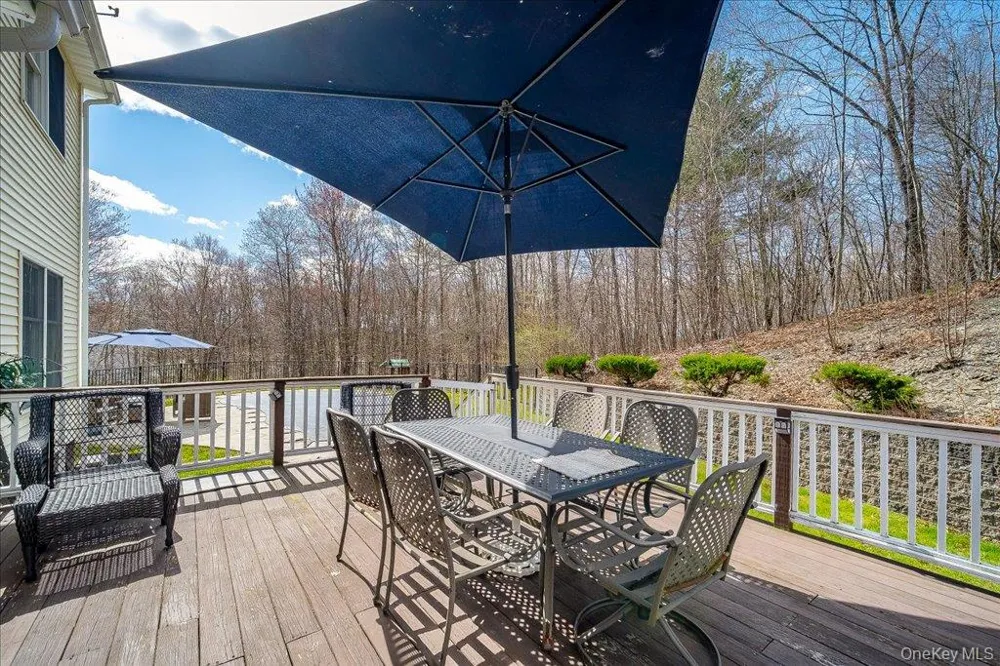 17 Long View Drive Unionville, NY 10988